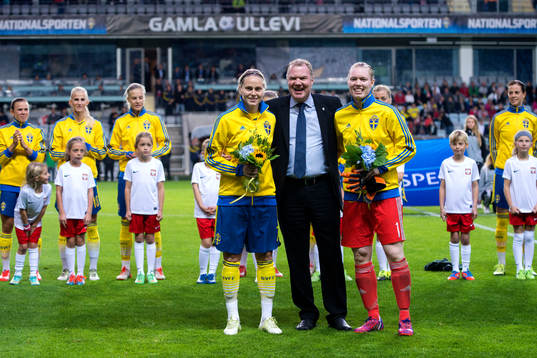 a landskamp och målvakt Hedvig Lindahl som spelat flest