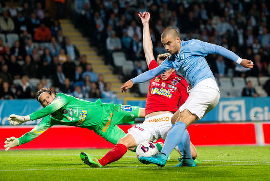 Malmös Vladimir Rodic gör 3-1 målet bakom Falkenbergs
