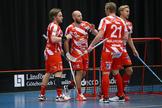 Pixbos Martin Östholm jublar