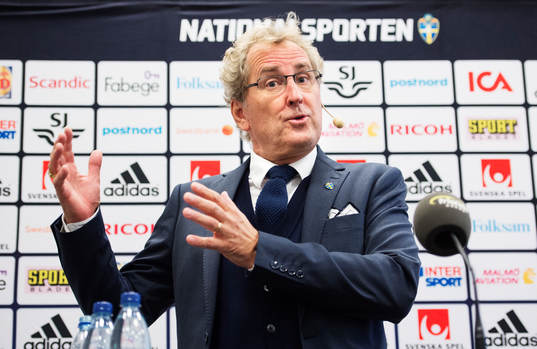 Sveriges förbundskapten Erik Hamrén presenterar