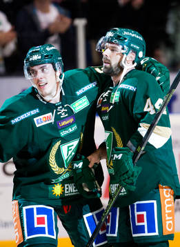 Färjestads Sebastian Erixon och Färjestads Milan Gulas