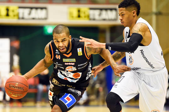 Borås baskets Adam Darboe och Malbas Darion Rackley