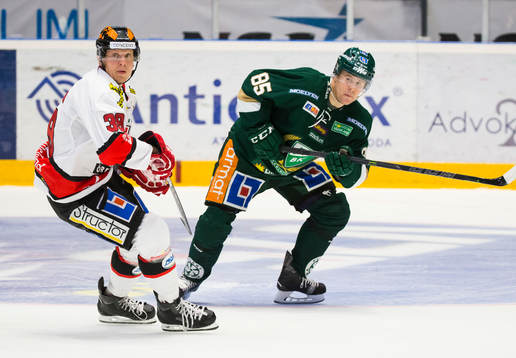 Örebros Ville Viitaluoma  och Färjestads  Mikael Johansson