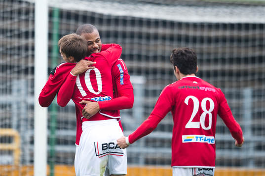 Trelleborgs Zoran Jovanovic och Salif Camara Jönsson jublar