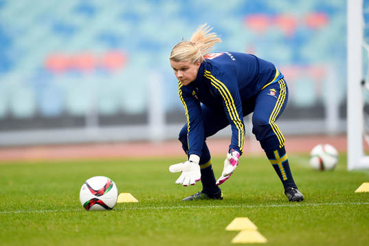 Sveriges målvakt Emelie Lundberg