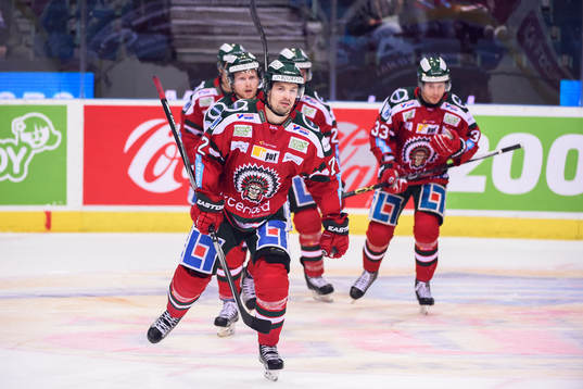 Frölundas Patrik Carlsson firar