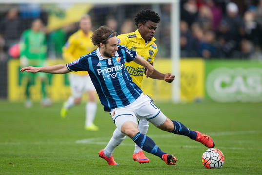 Falkenbergs Godsway Donyoh och Djurgårdens Kevin Walker
