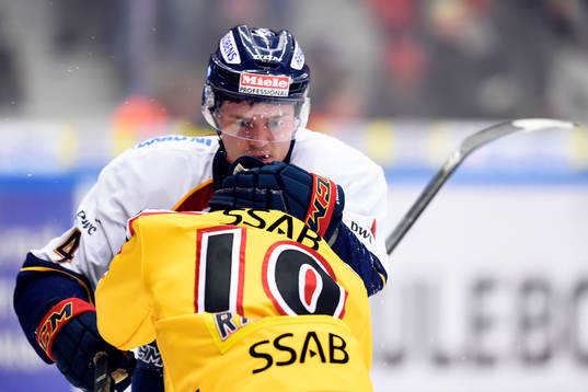 Djurgårdens Marcus Högström och Luleås Toni Rajala