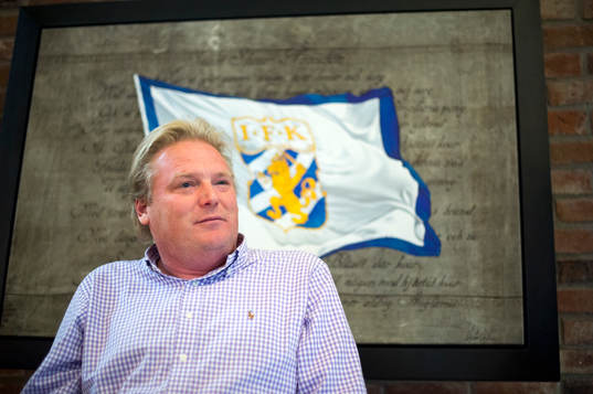 IFK Göteborgs tränare Jörgen Lennartsson blir intervjuad
