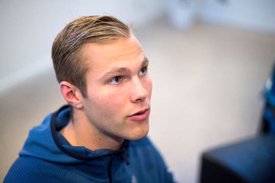 IFK Göteborgs Gustav Engvall blir intervjuad