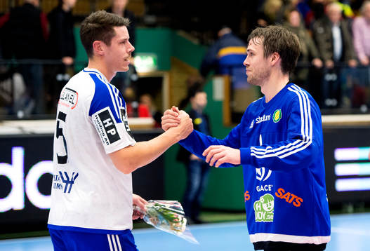 Ystads Kim Andersson och Sävehofs målvakt Per Sandström