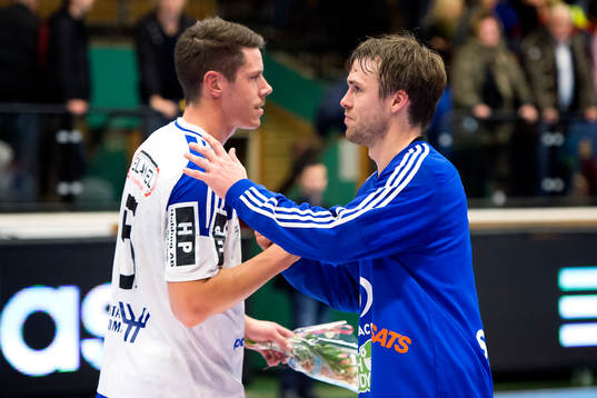 Ystads Kim Andersson och Sävehofs målvakt Per Sandström