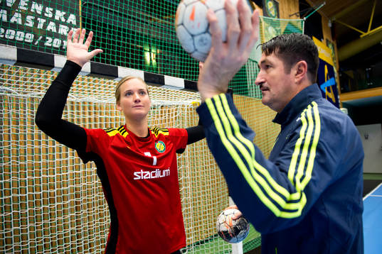 Sävehofs målvakt Johanna Bundsen och målvaktstränare