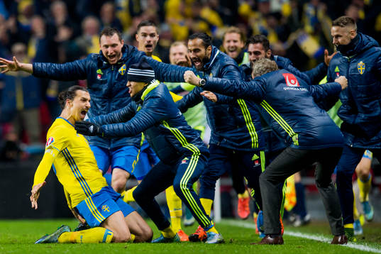 Sveriges Zlatan Ibrahimovic firar