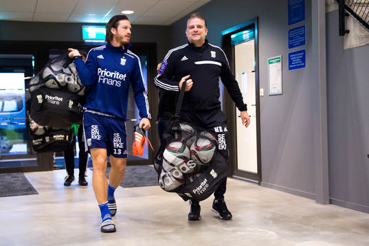IFK Göteborgs Gustav Svensson och assisterande tränare