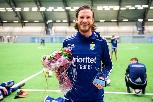IFK Göteborgs Gustav Svensson tilldelas priset Göteborgs