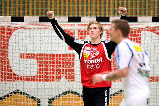 Redbergslids målvakt Tobias Thulin jublar