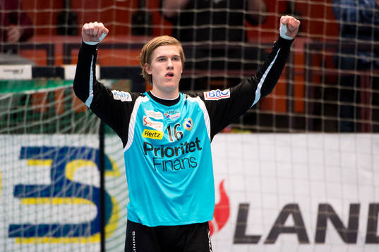 Redbergslids målvakt Tobias Thulin jublar