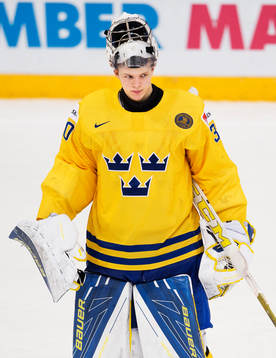Sveriges målvakt Linus Söderström deppar