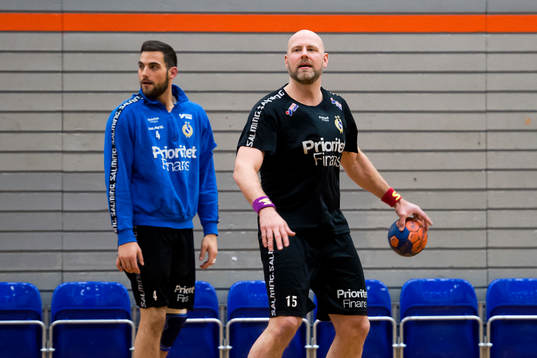 Redbergslids Mario Lipovac  och Björn Iveland