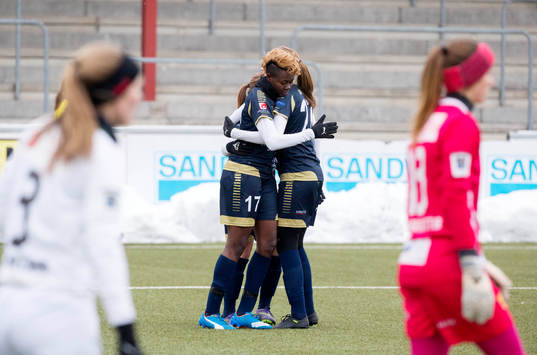 Rosengårds Gaëlle Enganamouit jublar