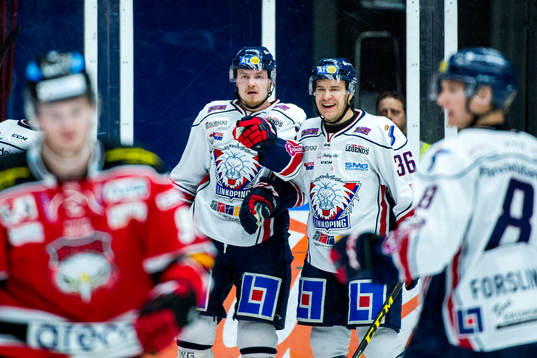 Linköpings Nick Sörenssen och Niklas Fogström jublar