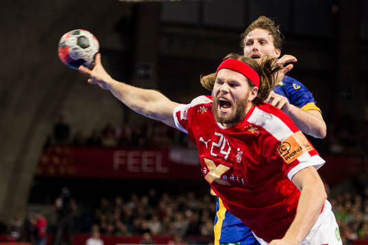 Danmarks Mikkel Hansen på genombrott förbi Sveriges