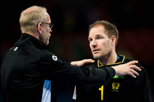 Sveriges målvaktstränare Mats Olsson och målvakt Mattias