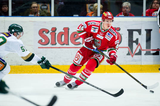 Färjestads Sebastian Erixon och Modos Carl Grundström