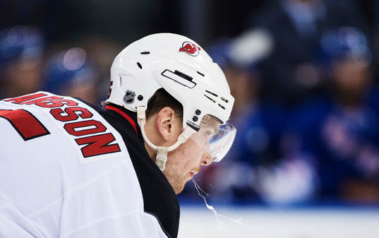 New Jerseys Adam Larsson spottar