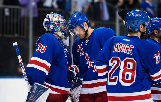 New Yorks målvakt Henrik Lundqvist och Viktor Stålberg
