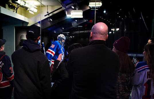 New Yorks målvakt Henrik Lundqvist lämnar isen