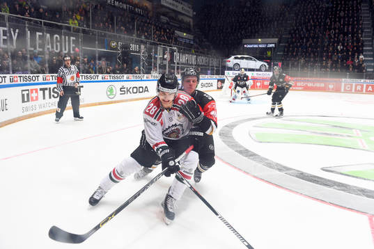 Frölundas Johan Sundström och Kärpäts Lasse Kukkonen