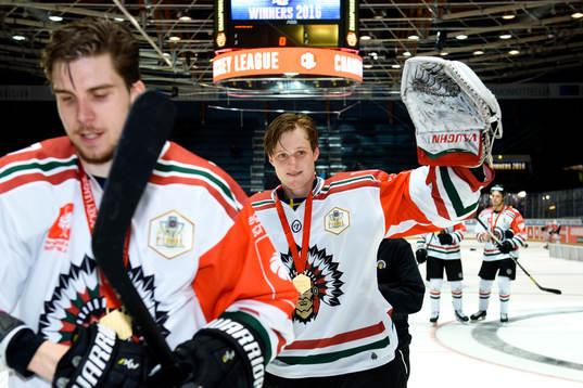 Frölundas målvakt Lars Johansson jublar
