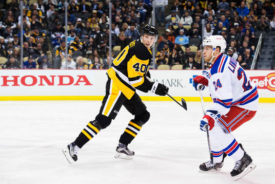 Pittsburghs Oskar Sundqvist och New Yorks Oscar Lindberg