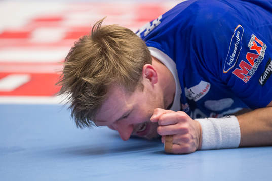 Alingsås Max Darj har ont