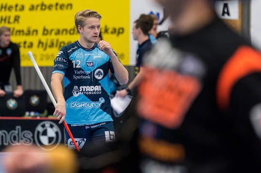 Warbergs Filip Stenmark deppar och går direkt ut i