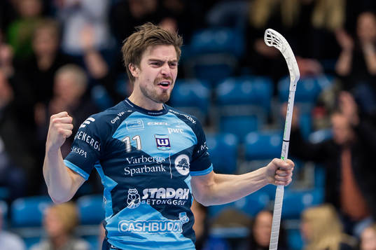 Warbergs Mattias Hasselström jublar