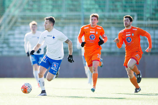 Norrköpings Arnor Ingvi Traustason med bollen