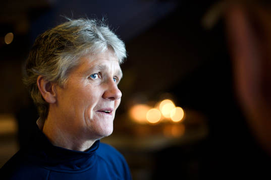 Sveriges förbundskapten Pia Sundhage blir intervjuad innan