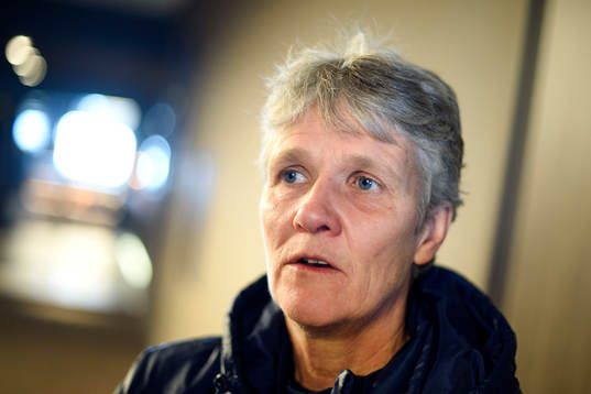 Sveriges förbundskapten Pia Sundhage blir intervjuad