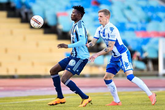 Djurgårdens Michael Olunga och IFK Göteborgs Sören Rieks