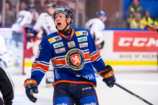 Växjös Richard Gynge jublar