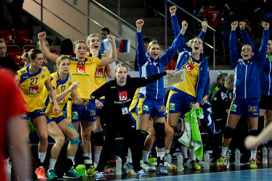 2809994 03/19/2016 Swedish national team players cheer