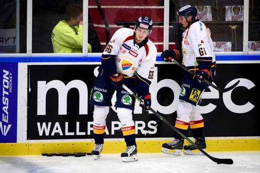 Djurgårdens Marcus Sörensen värmer upp innan kvartsfinal