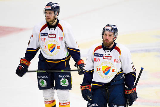 Djurgårdens Daniel Fernholm och Mikael Ahlén deppar