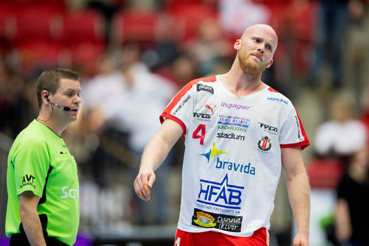 Domare Jonas Åström och Drotts Jonathan Berg