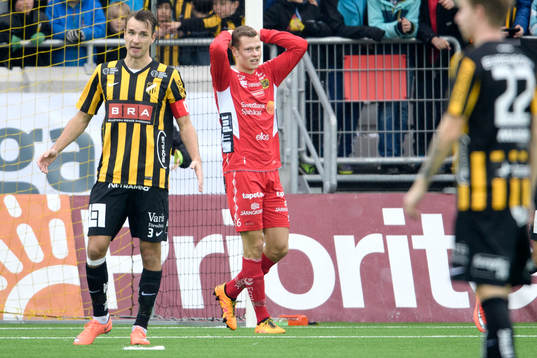 Elfsborgs Viktor Claesson deppar
