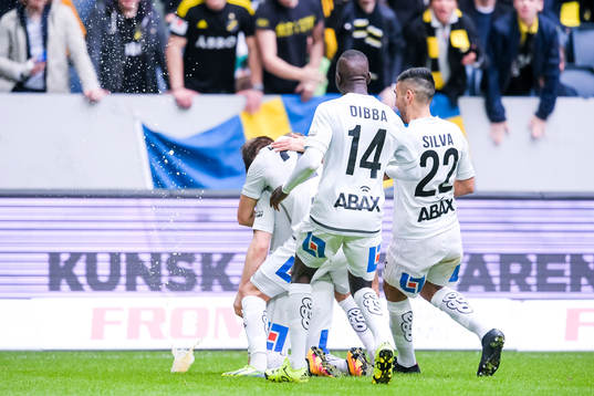 Ett ölglas kastas inte samtidigt som Sundsvalls spelare