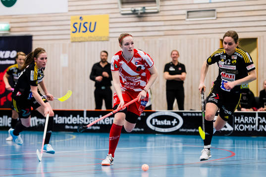 Endres Sara Steen och Tanja Stella jagar Pixbos Stephanie